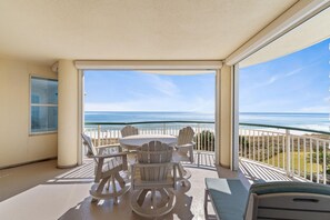 Outdoor dining - Beach Colony Tower 4D (Pensacola)