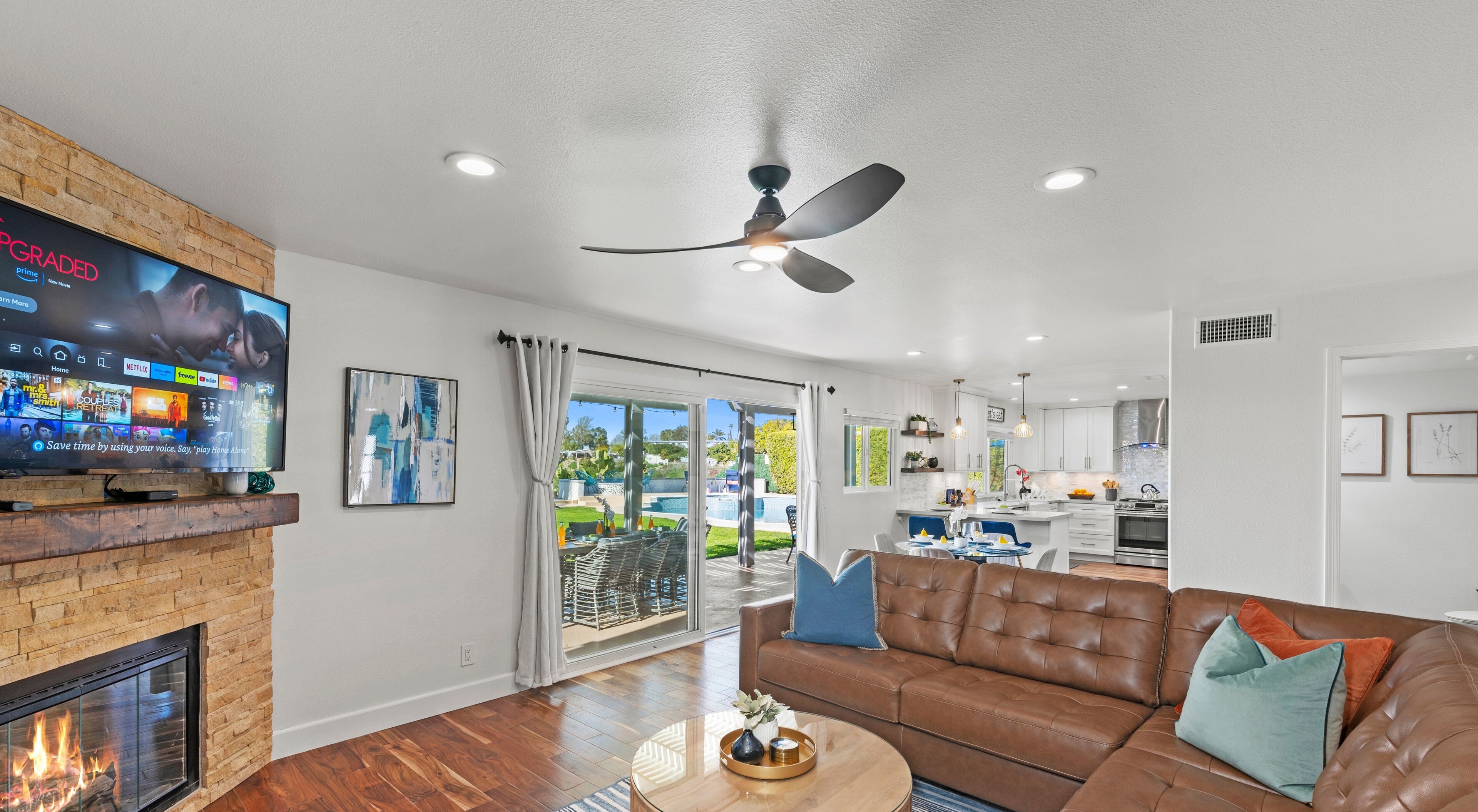 Smart TV, chimenea, videojuegos y tenis de mesa 