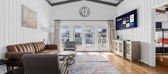 Bummer Busters - 4BR  w/ Private Pool and Hot Tub