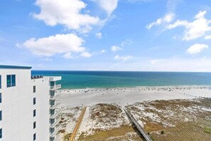 คอนโด, หลายเตียง (Phoenix VIII 1406) | ชายหาด | บนชายหาด