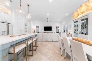 하우스, 침대(여러 개) (Battery 17) | 다이닝