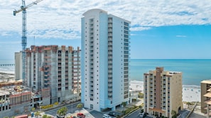 Condo, varias camas (Colonnades 1601) | Exterior
