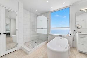 Condo, Multiple Beds (La Playa 603) | Bathroom | Shampoo, toilet paper - La Playa 603 (Pensacola)