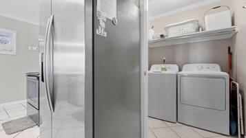 Condo, 1 King Bed with Sofa bed (Shore Break) | Interior