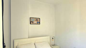 Family Penthouse, Multiple Bedrooms, 2 Bathrooms (Perla Penthouse) | 3 bedrooms, free WiFi, bed sheets