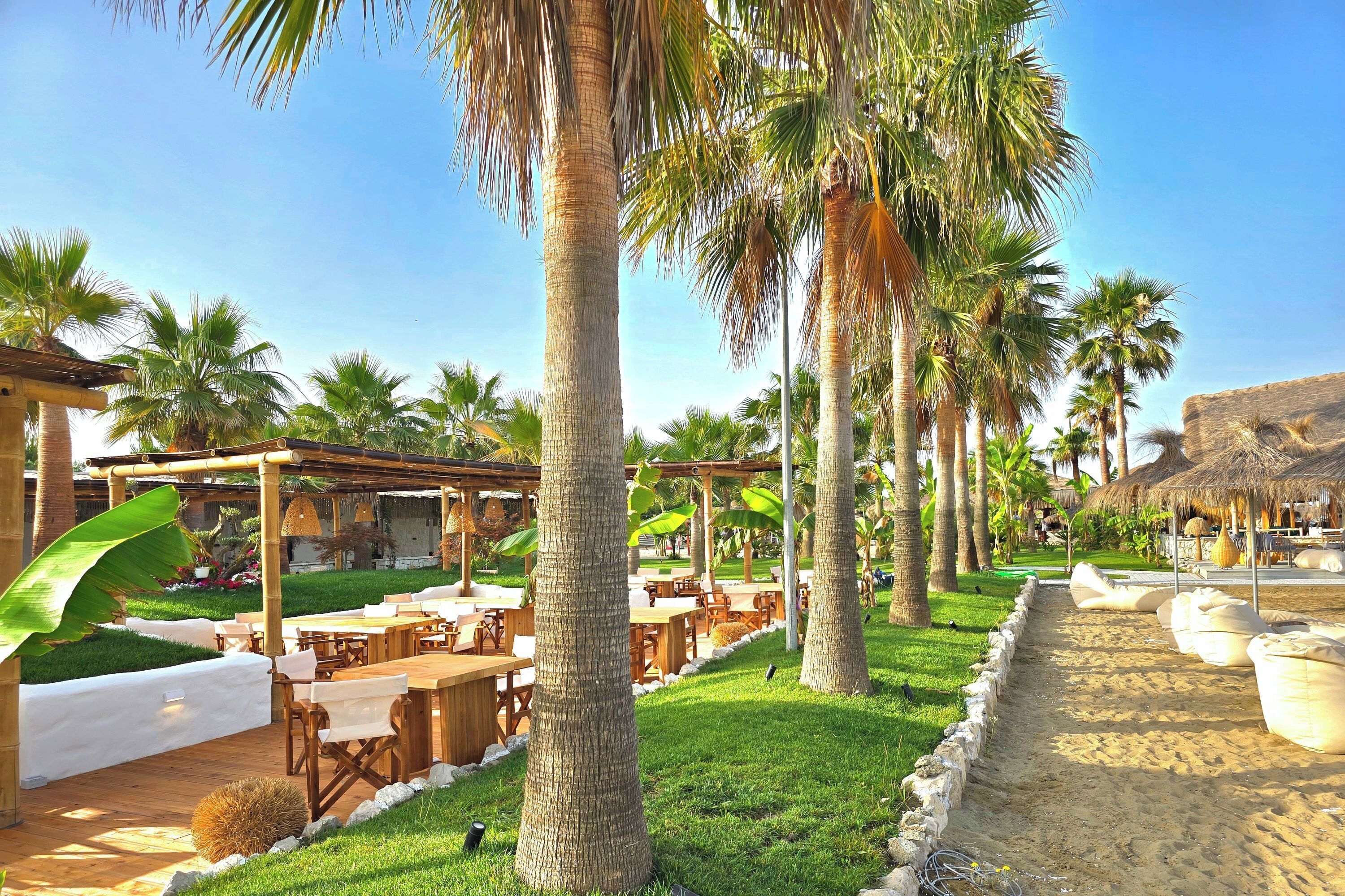 تناول الطعام بالخارج