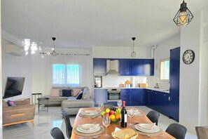 Family Penthouse, Multiple Bedrooms, 2 Bathrooms (Perla Penthouse) | Living area - Perla Penthouse (Ishëm)