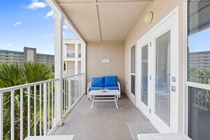 公寓式客房, 多张床 (Grand Caribbean East 311) | 露台