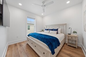 บ้านพัก, หลายเตียง (Totally Beachin' at Pelican Place) | 4 ห้องนอน, เตารีด/โต๊ะรีดผ้า, Wi-Fi