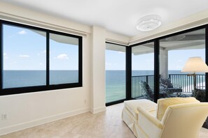 Living area - Broadmoor 1105 (Orange Beach)