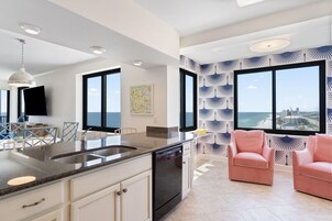 Condo, Berbilang Katil (Broadmoor 1105) | Dapur peribadi | Ketuhar, pembakar roti, tisu 