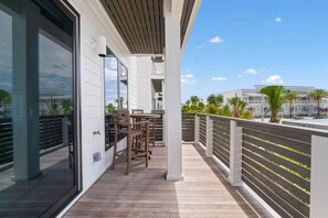 House, Multiple Beds (The Bluffs #6 - Coastal Bliss) | Outdoor dining