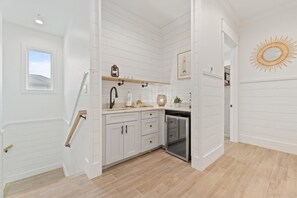 Maison, plusieurs lits (ShipFaced Beach House) | Intérieur