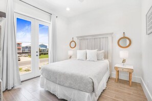 Ferienhaus, Mehrere Betten (ShipFaced Beach House)