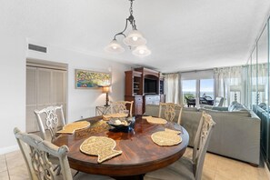 Condo, Multiple Beds (Sandy Key 337) | Dining