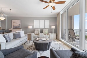 Appartement, Meerdere bedden (Indigo East 505) | Woonruimte | Televisie