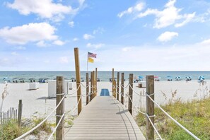 Appartement, meerdere bedden (Palacio 1403) | Strand | Aan het strand