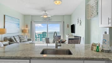 Condo, 1 Queen Bed with Sofa bed (Tidewater 703) | Interior