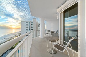 Property grounds - Palacio 602 (Pensacola)