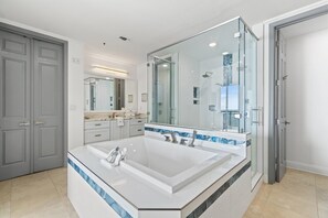 Lejlighed - flere senge (Palacio Penthouse 1902) | Badeværelse | Shampoo, Toiletpapir