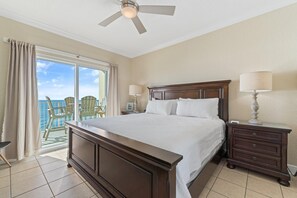 Apartment, Mehrere Betten (Crystal Shores West 902) | 2 Schlafzimmer, Bügeleisen/Bügelbrett, WLAN