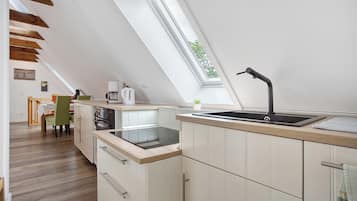 Refrigerador, horno, parrilla de estufa y lavavajillas