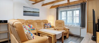 Apartment 'Kornkammer' with Lake View, Private Garden and Wi-Fi