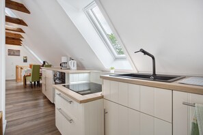 Refrigerador, horno, placa de cocina, lavavajillas