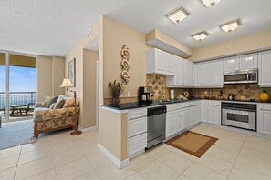 Private kitchen - Beach Colony East 6B (Pensacola)