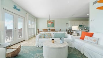 House, Multiple Beds (C'est La Vie) | Living area | TV