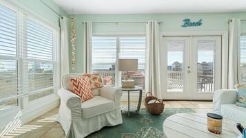 House, Multiple Beds (C'est La Vie) | Living area | TV