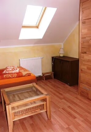 2 chambres, fer et planche Ă repasser, draps fournis