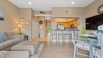 Kondominium, Beberapa Tempat Tidur (Villagio C246) | Area keluarga | TV