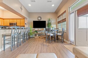 Interior - Villagio C246 (Pensacola)