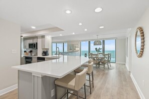 Private kitchen - Perdido Towers East 901 (Pensacola)
