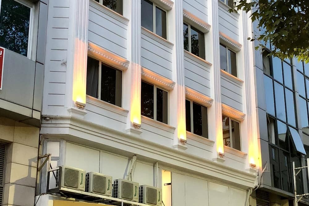ERA PALACE HOTEL