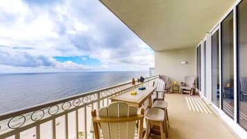 Condo, Multiple Beds (Colonnades 1402) | Property grounds