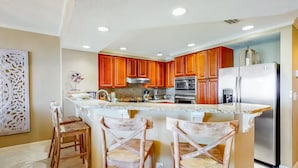 Condo, Berbilang Katil (Colonnades 1402) | Dapur peribadi
