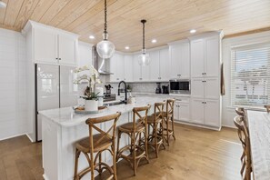 House, Multiple Beds (The Perch) | Private kitchen | Oven, toaster, paper towels - The Perch (Gulf Shores)