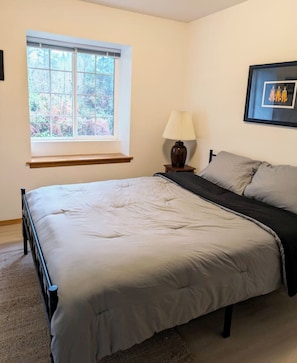 4 dormitoris, planxa i posts de planxar, wifi gratuïta i roba de llit