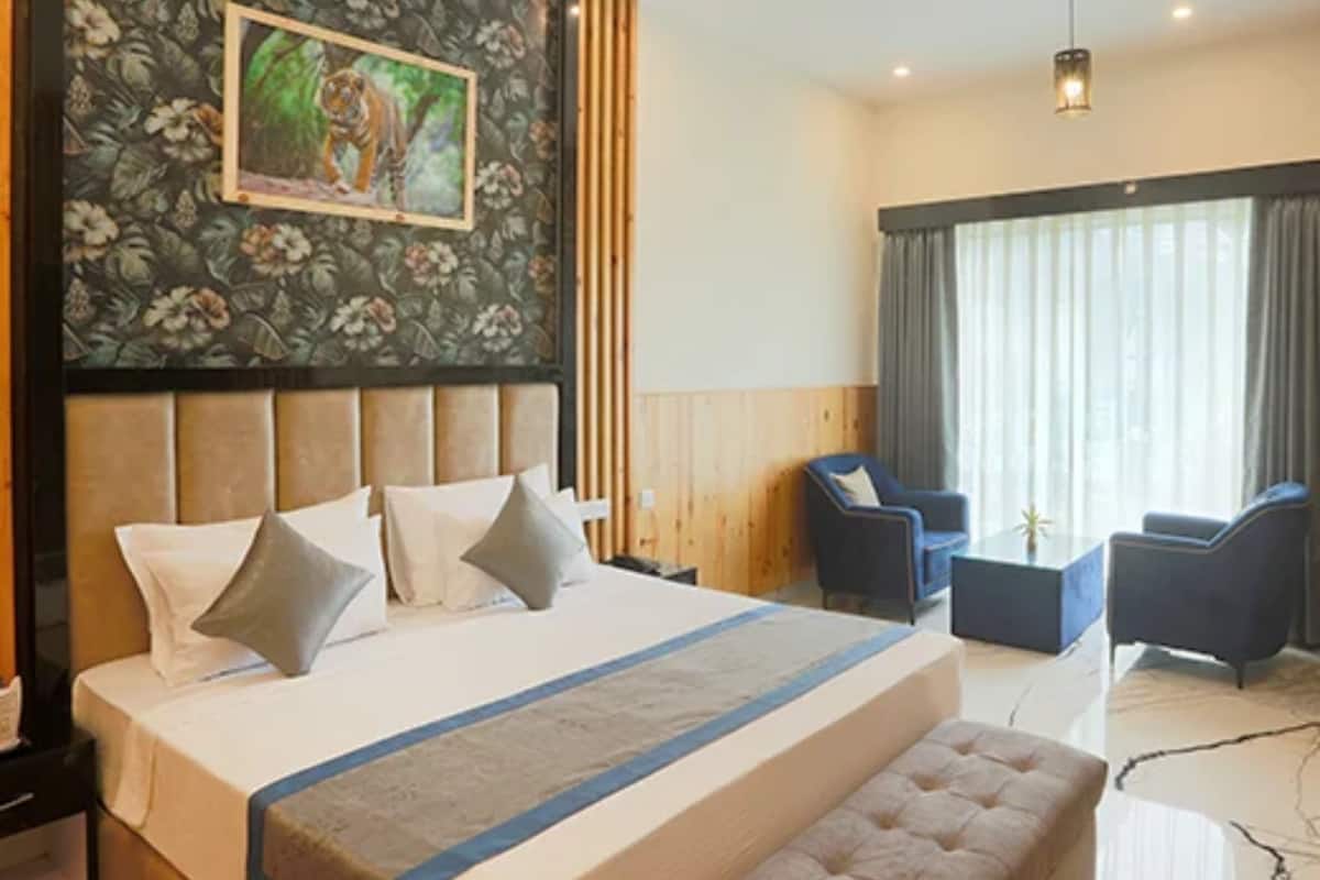 Deer Park | 1 bedroom, desk, bed sheets