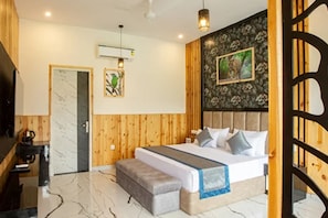 Habitación doble superior | 1 dormitorio, escritorio, ropa de cama