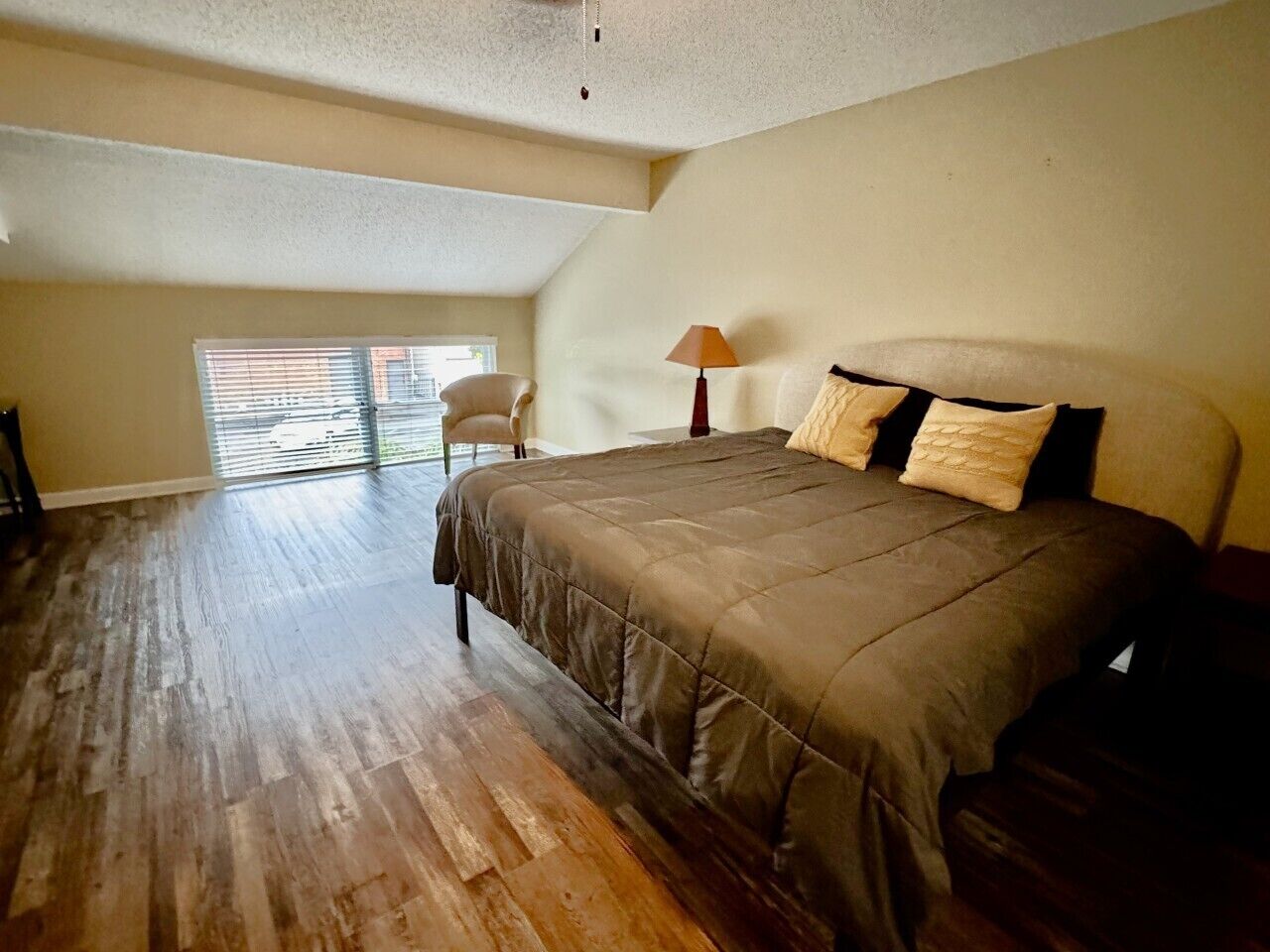 1 chambre, bureau, fer et planche à repasser, Wi-Fi gratuit