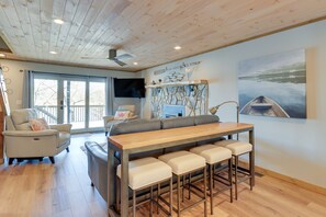 TV, fireplace - Lakefront Townhome w/ Dock: 6 Mi to Blue Ridge! (Morganton)