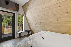 5 bedrooms, iron/ironing board, travel cot, WiFi