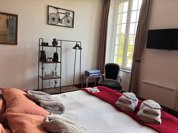 Premium Room, 1 Queen Bed (Gold Beach)