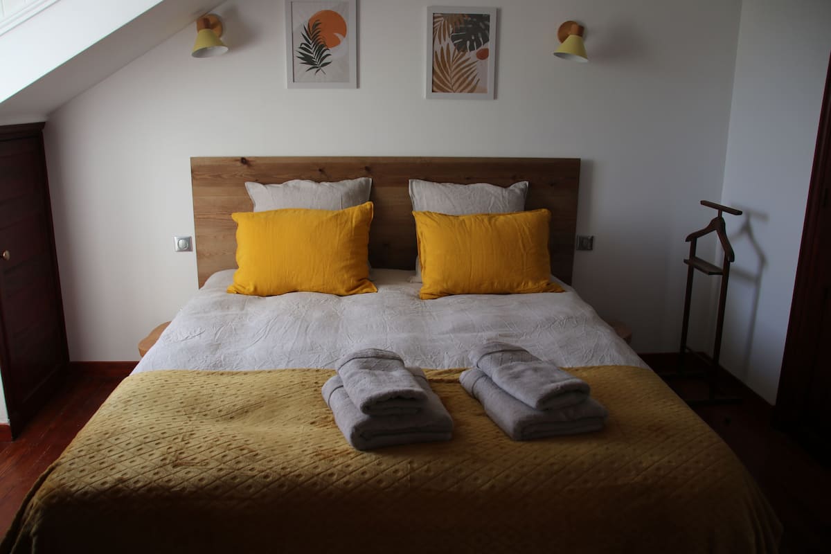 Family Room, 1 King Bed with Sofa bed, Garden View, Garden Area (Sword Beach) | 1 bedroom, hypo-allergenic bedding, pillowtop beds