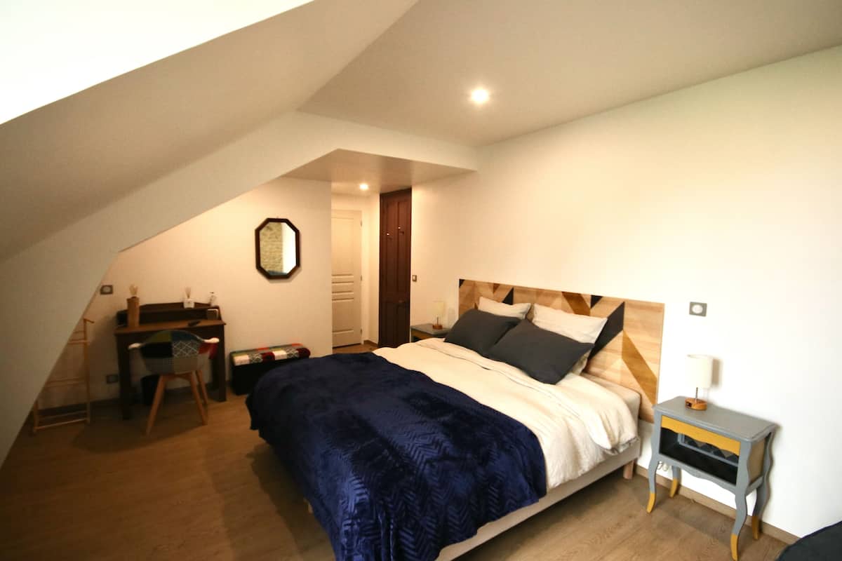 Luxury room, 1 king-size bed and 1 futon Utah Beach | 1 bedroom, hypo-allergenic bedding, pillowtop beds