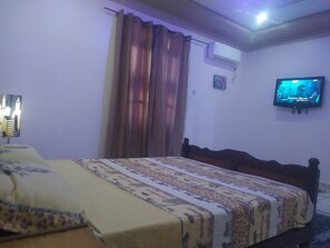 2 bedrooms, bed sheets