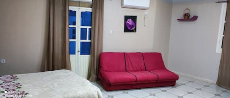 2 bedrooms, bed sheets